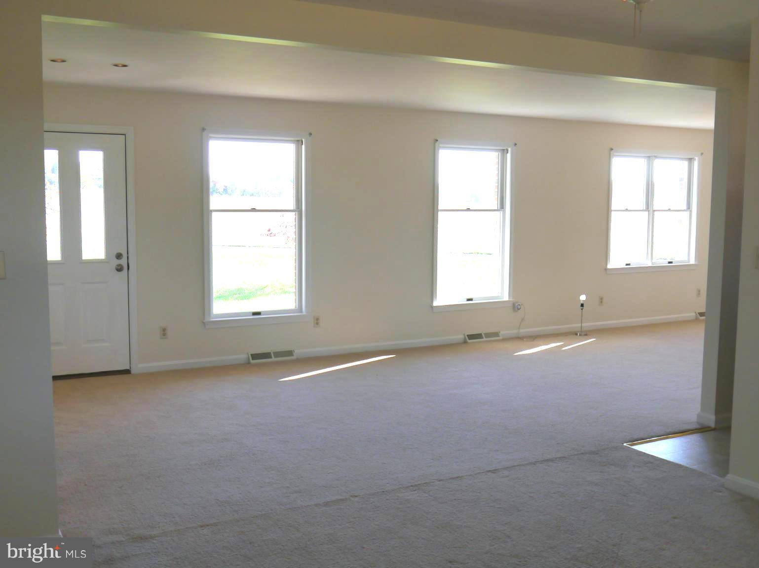 5426 Rocks Road Pylesville, MD 21132 - Photo 18 of 25 Living Room