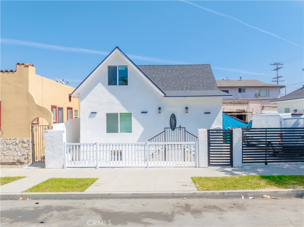 1014 Myrtle Avenue Long Beach, CA 90813 - Photo 6 of 70 a view of front of house with swimming pool