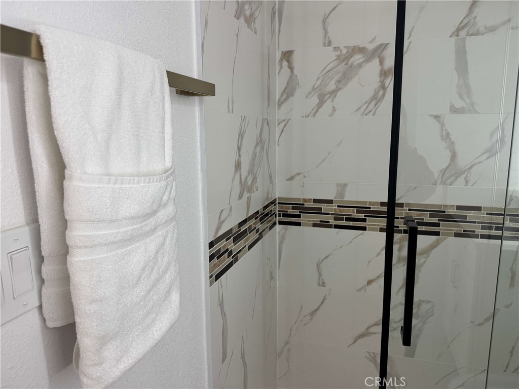 1014 Myrtle Avenue Long Beach, CA 90813 - Photo 63 of 70 a bathroom with a shower