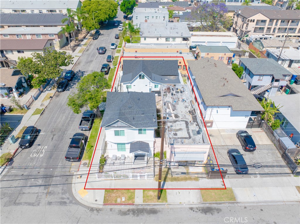 1014 Myrtle Avenue Long Beach, CA 90813 - Photo 65 of 70 an aerial view of residential houses with outdoor space