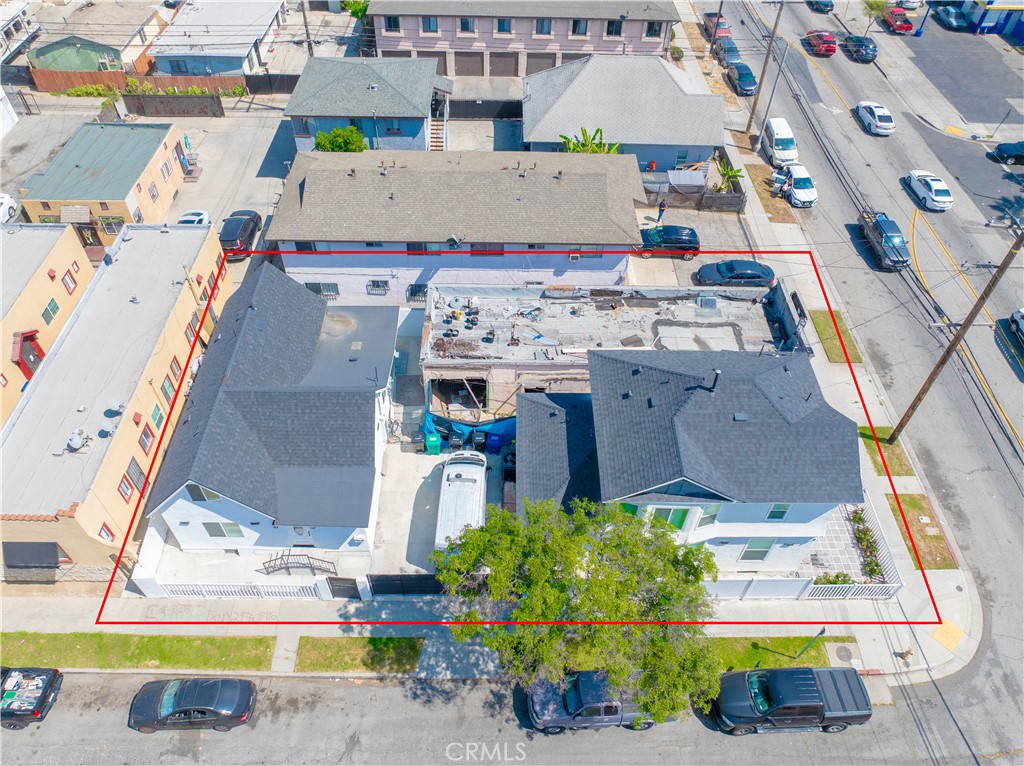 1014 Myrtle Avenue Long Beach, CA 90813 - Photo 70 of 70 an aerial view of residential houses with outdoor space