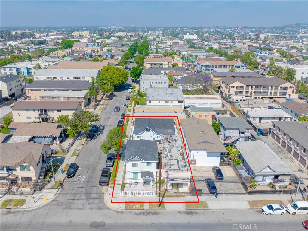 1014 Myrtle Avenue Long Beach, CA 90813 - Photo 7 of 70 an aerial view of residential houses with outdoor space