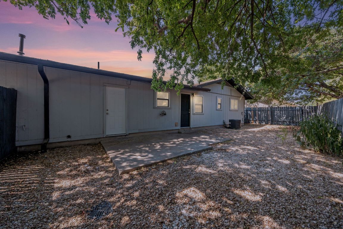 1810 Mearns Meadow Boulevard, Unit A Austin, TX 78758 - Photo 16 of 16 a backyard of a house