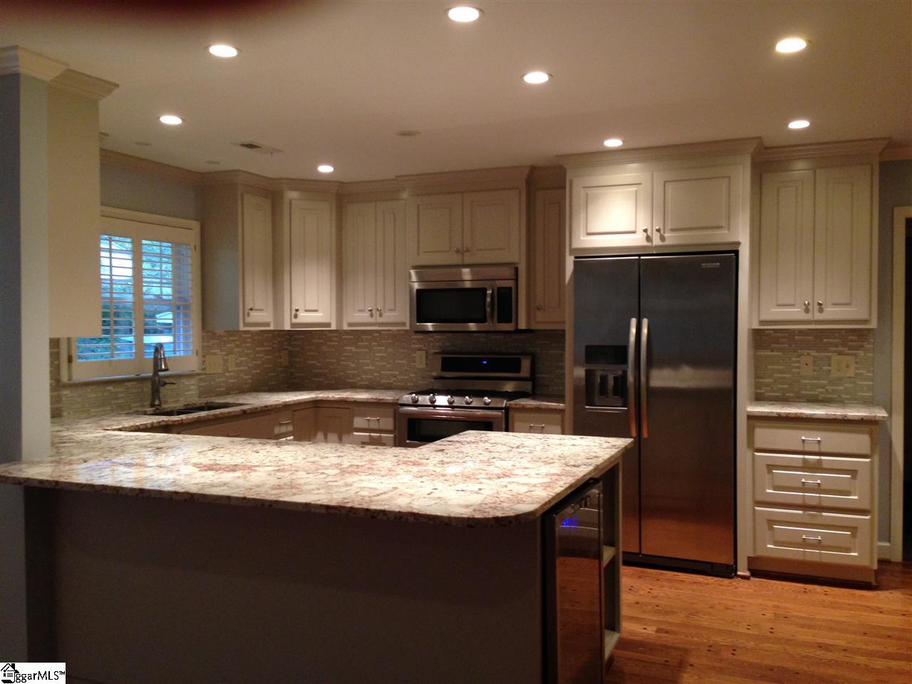 433 Henderson Road Greenville, SC 29607 - Photo 3 of 13