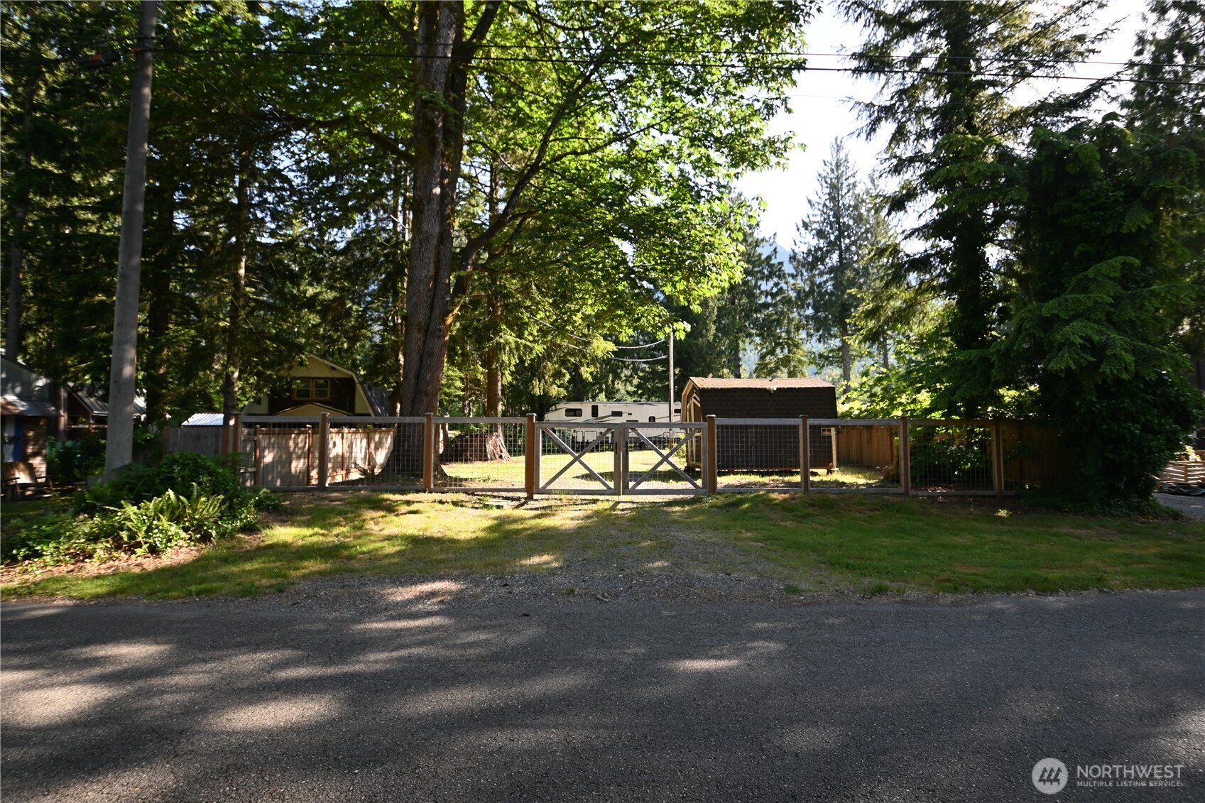 44725 Fir Road Gold Bar, WA 98251 - Photo 1 of 17 a view of a basketball court