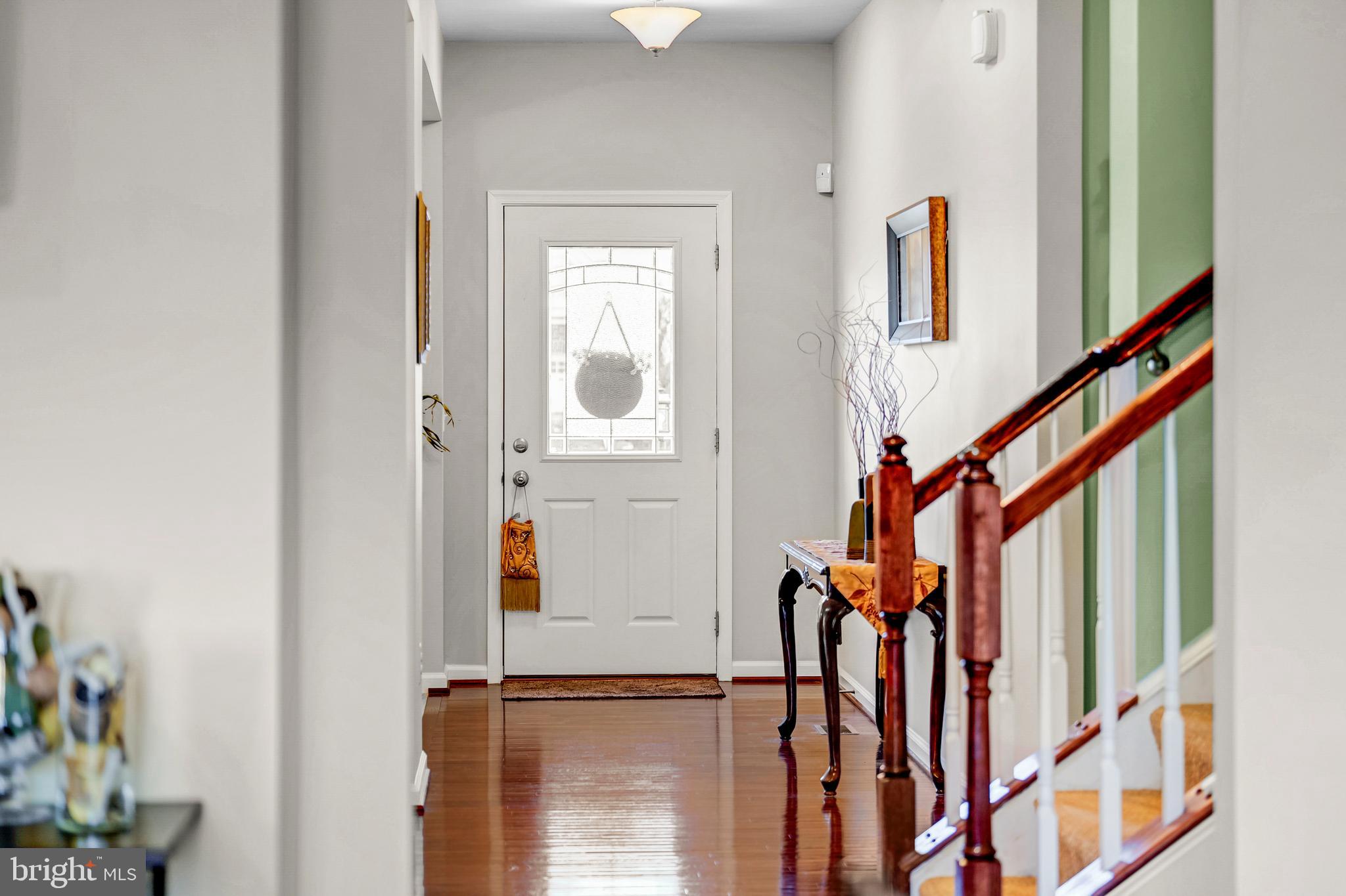 7137 Shepherdstown Road Warrenton, VA 20187 - Photo 10 of 60 Staircase