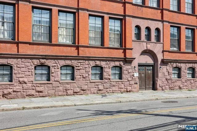 $184,900 | 18 Market Street, Unit 301, Paterson, NJ 07501