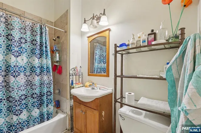 $184,900 | 18 Market Street, Unit 301, Paterson, NJ 07501