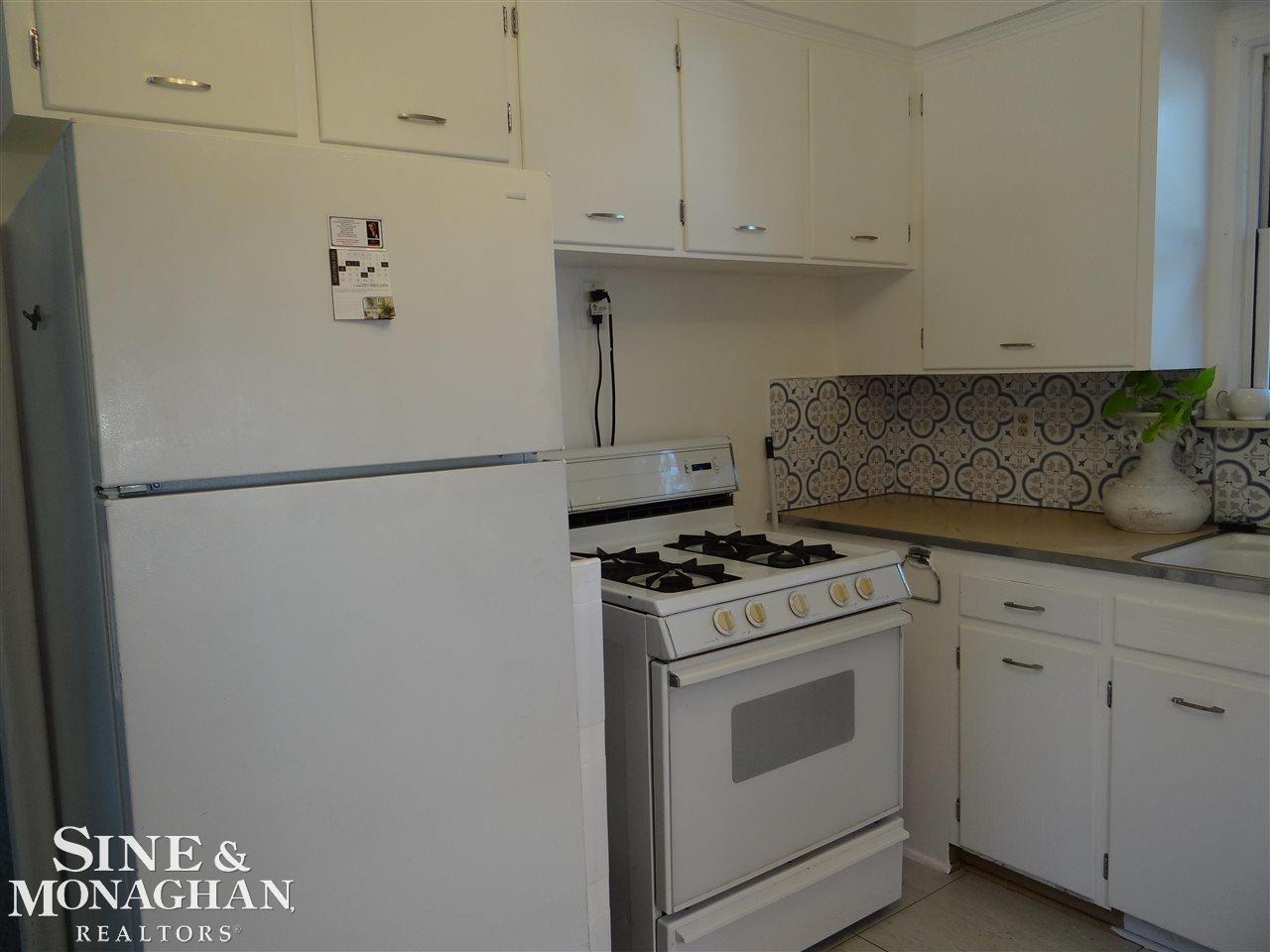 2037 Vernier Road, Unit 2041 VERNIER Grosse Pointe Woods, MI 48236 - Photo 10 of 38