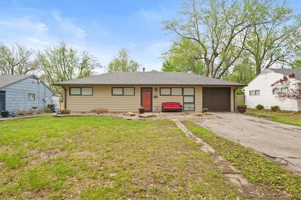 $175,000 | 7505 East 111th Terrace, Kansas City, MO 64134