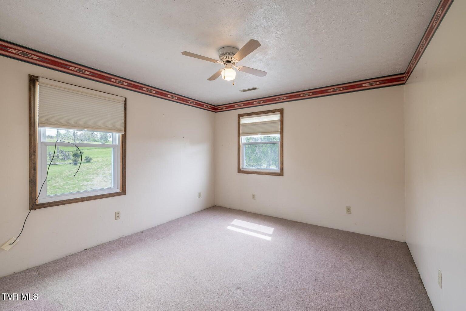 207 Pleasant View Road Rose Hill, VA 24281 - Photo 27 of 52 20250425140522920624000000-o
