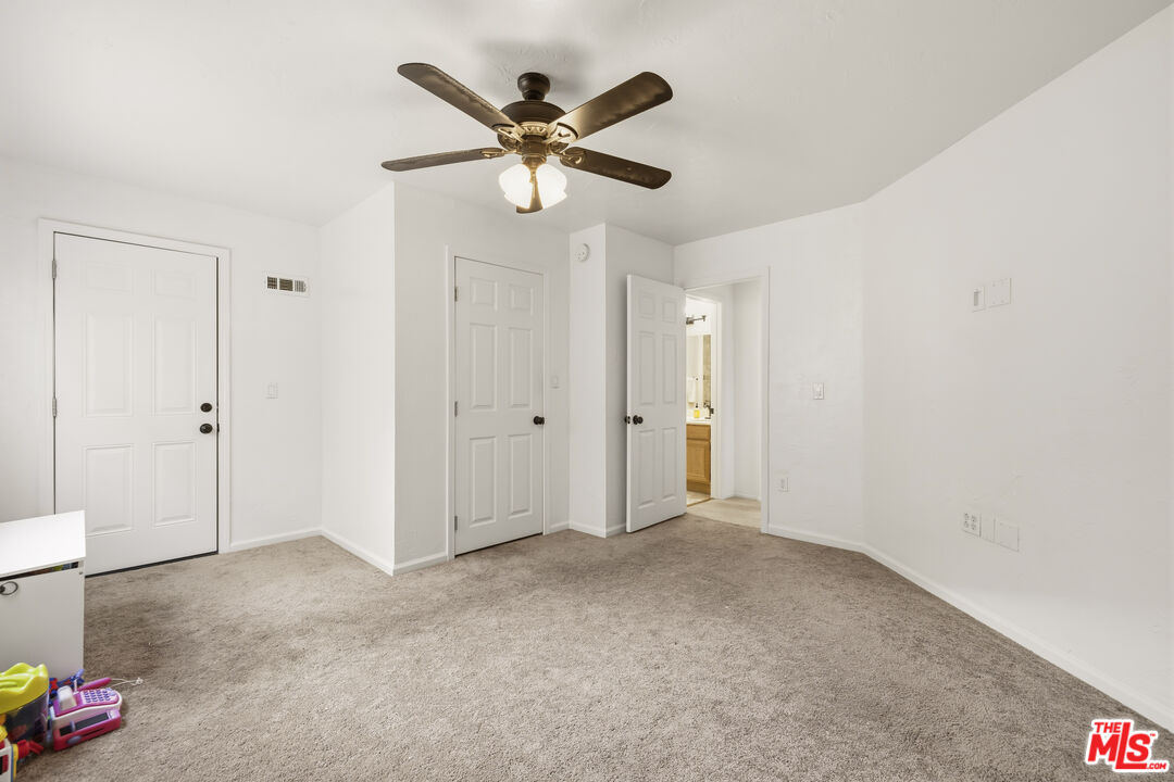32610 Ridge Top Lane Castaic, CA 91384 - Photo 16 of 50