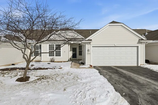 $339,900 | 13032 Briargate Drive, Huntley, IL 60142