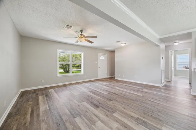 $217,000 | 210 Laurel Street, Lake Jackson, TX 77566