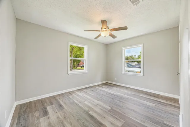 $217,000 | 210 Laurel Street, Lake Jackson, TX 77566