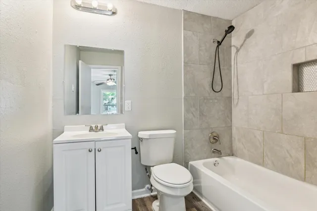 $217,000 | 210 Laurel Street, Lake Jackson, TX 77566