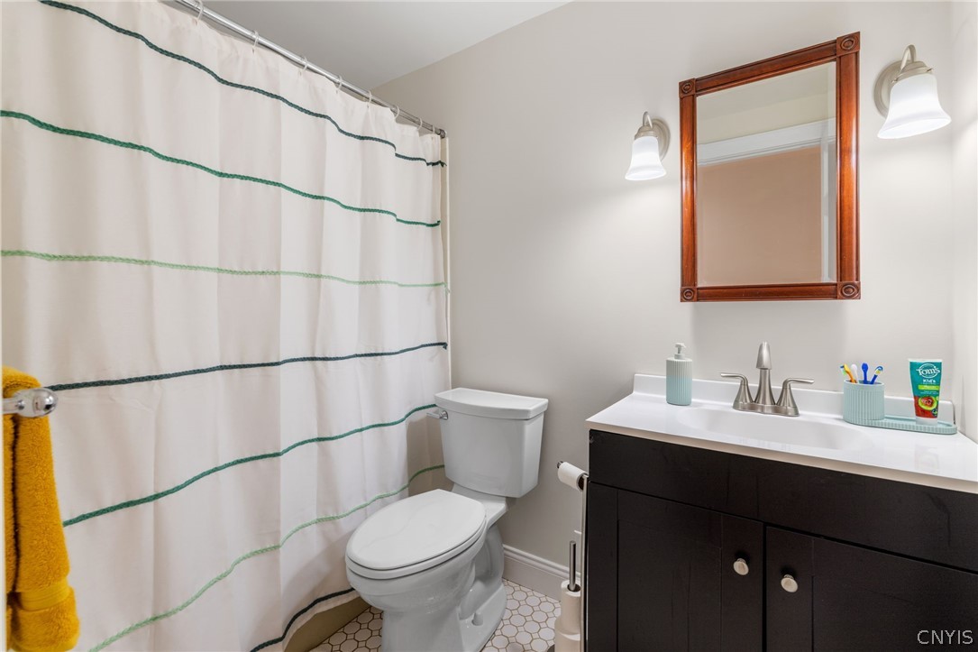 2971 Amber Road Marcellus, NY 13110 - Photo 40 of 50 Second floor full bath with tub and shower