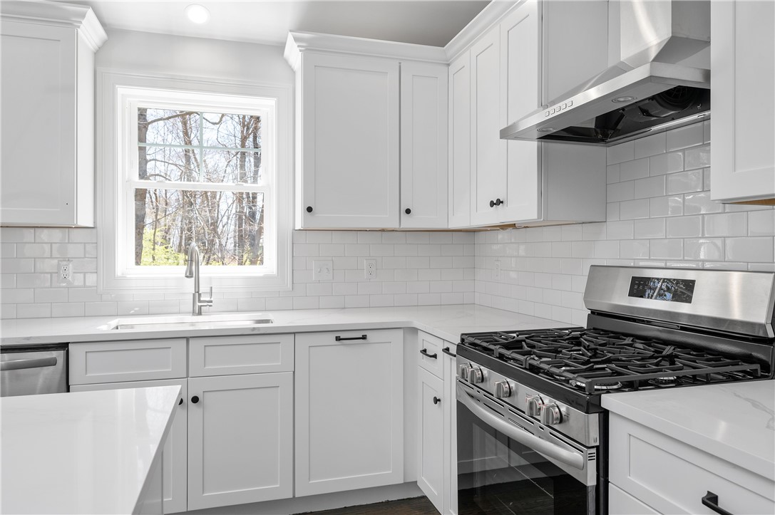 20 Cross Road Cumberland, RI 02864 - Photo 4 of 30