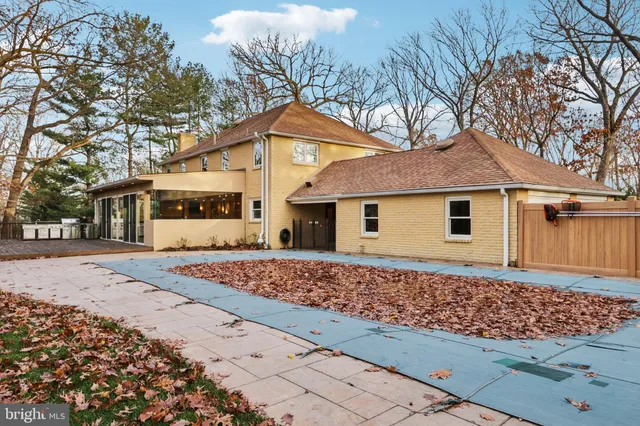 $1,385,000 | 400 Highview Drive, Wayne, PA 19087