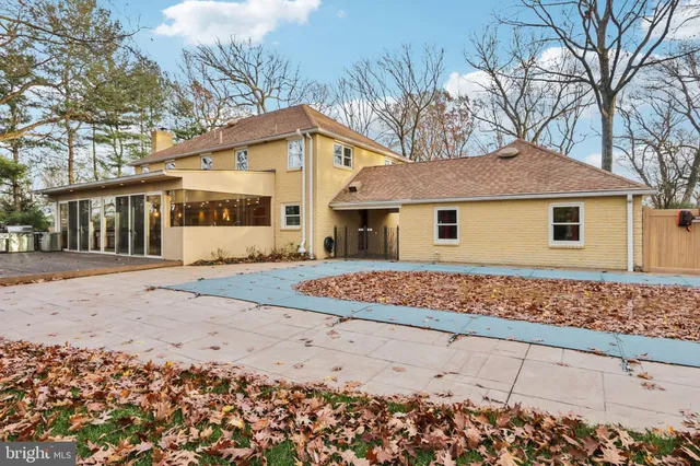$1,385,000 | 400 Highview Drive, Wayne, PA 19087