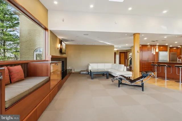 $1,385,000 | 400 Highview Drive, Wayne, PA 19087