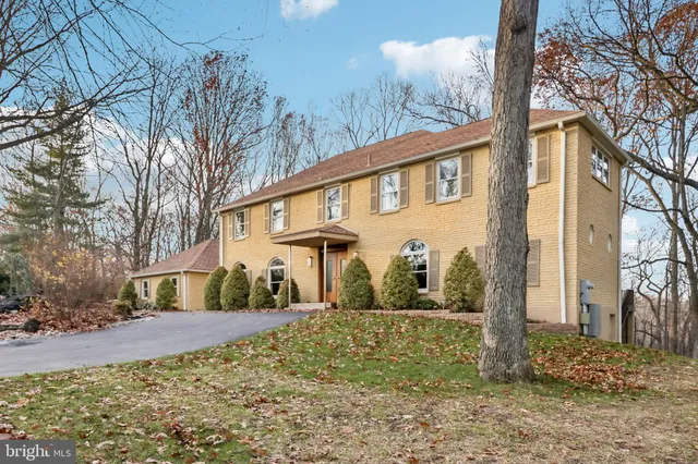 $1,385,000 | 400 Highview Drive, Wayne, PA 19087