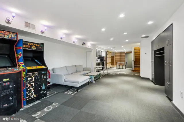 $1,385,000 | 400 Highview Drive, Wayne, PA 19087