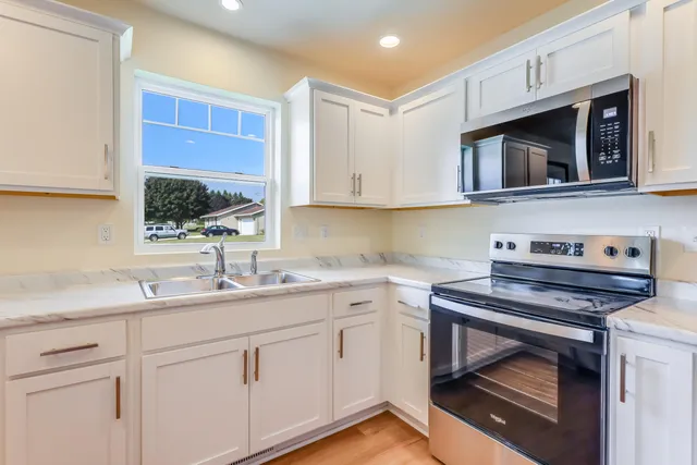 $299,900 | 2205 Kellner Street, Manitowoc, WI 54220