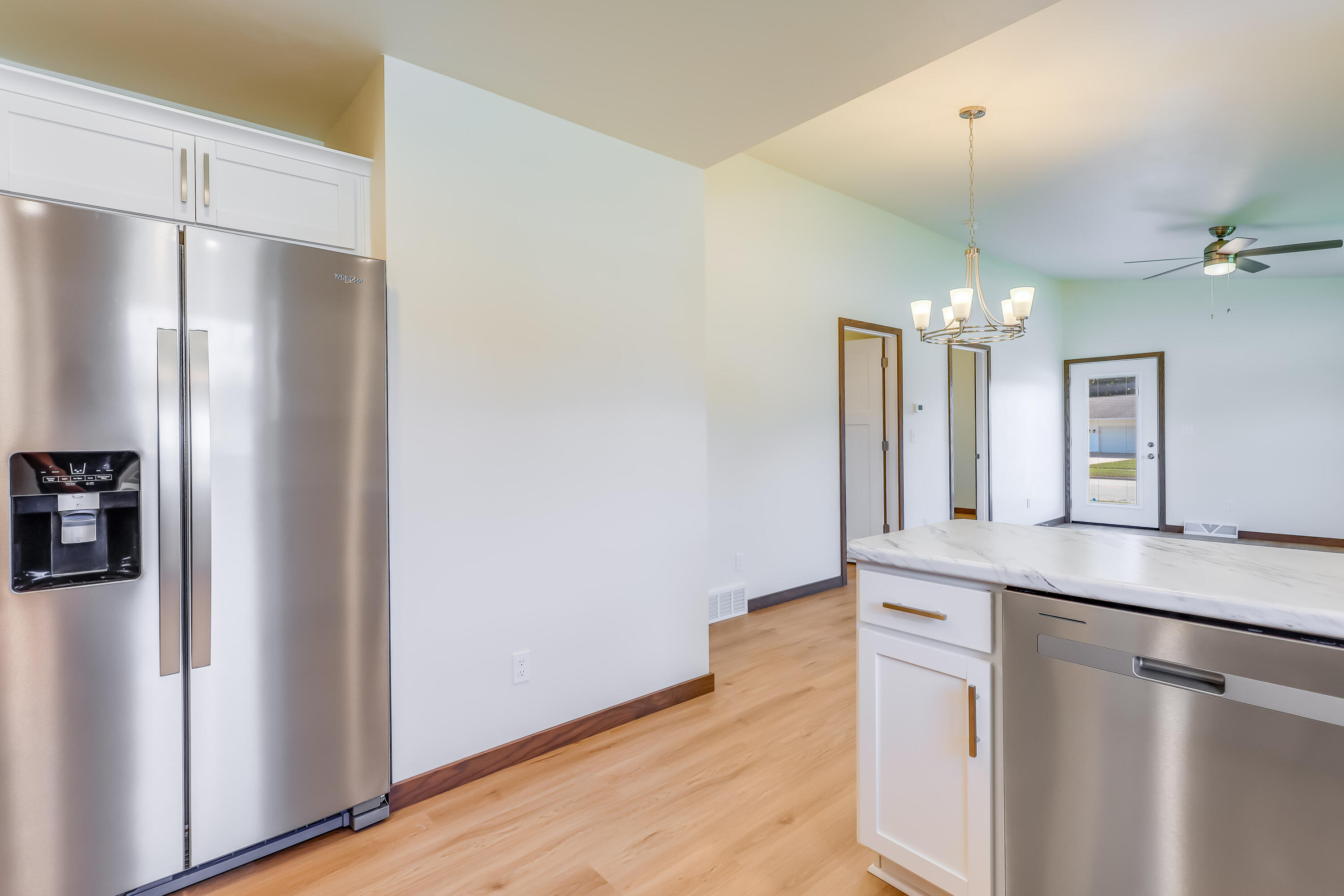 2205 Kellner Street Manitowoc, WI 54220 - Photo 13 of 28 IMG_8185