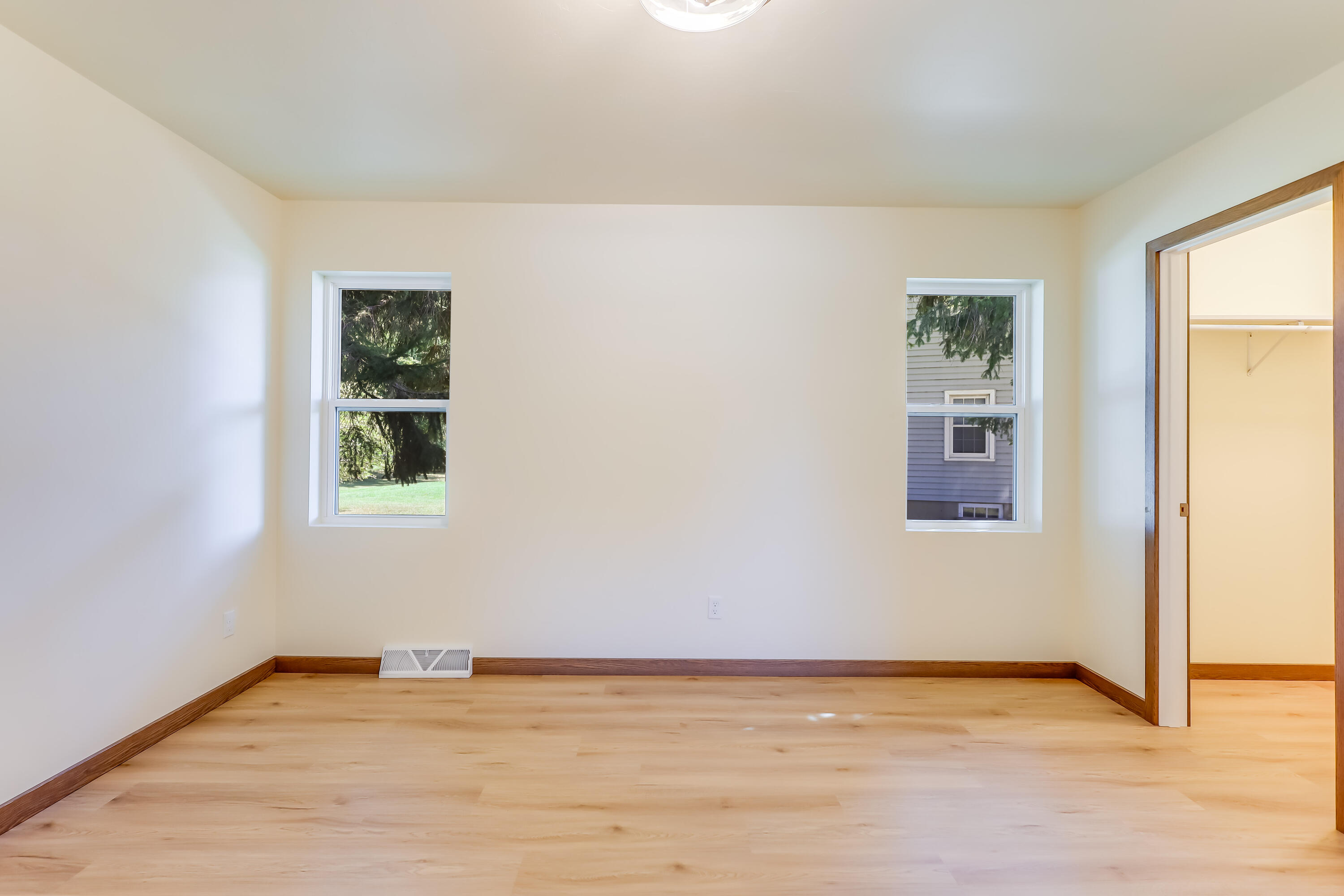 2205 Kellner Street Manitowoc, WI 54220 - Photo 15 of 28 IMG_8215