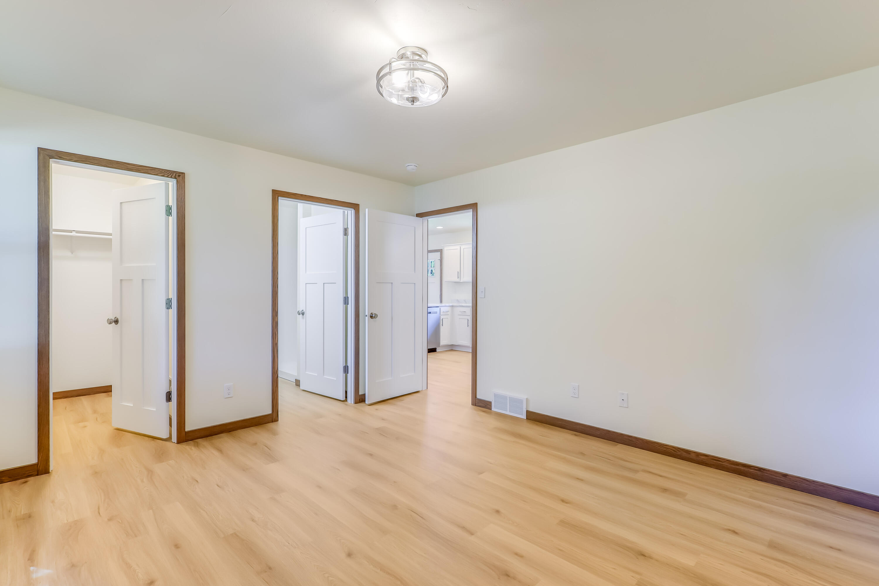 2205 Kellner Street Manitowoc, WI 54220 - Photo 16 of 28 IMG_8220