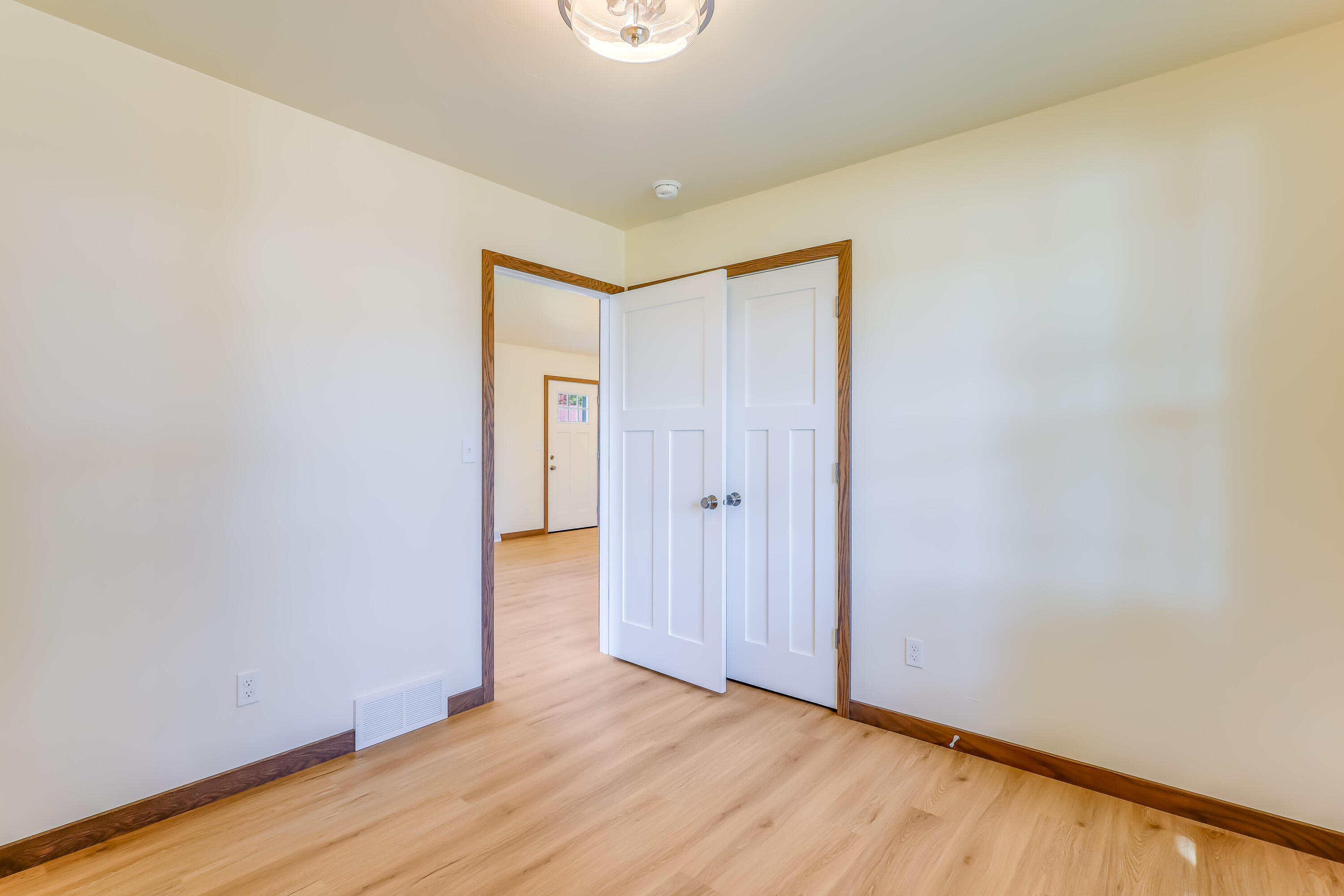 2205 Kellner Street Manitowoc, WI 54220 - Photo 19 of 28 IMG_8195