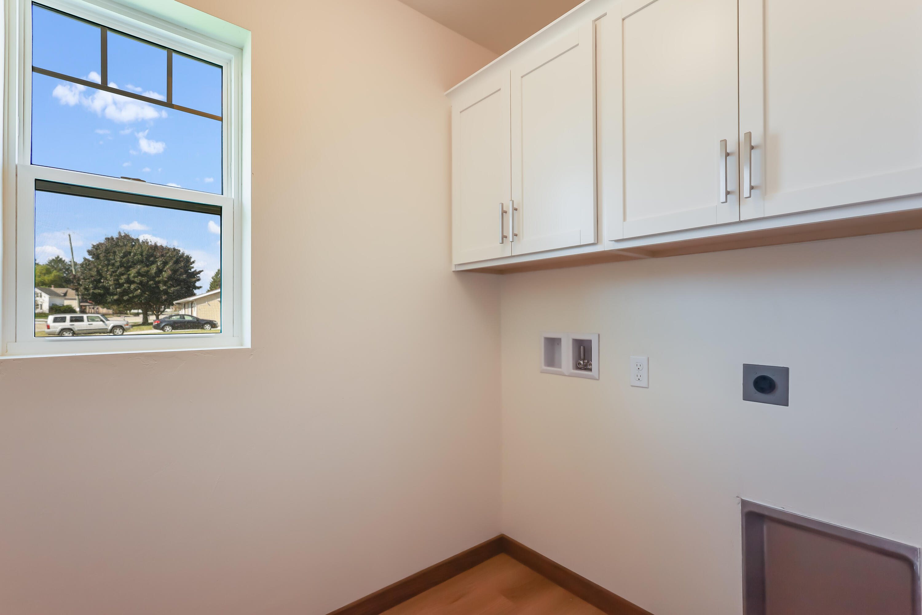 2205 Kellner Street Manitowoc, WI 54220 - Photo 23 of 28 IMG_8250