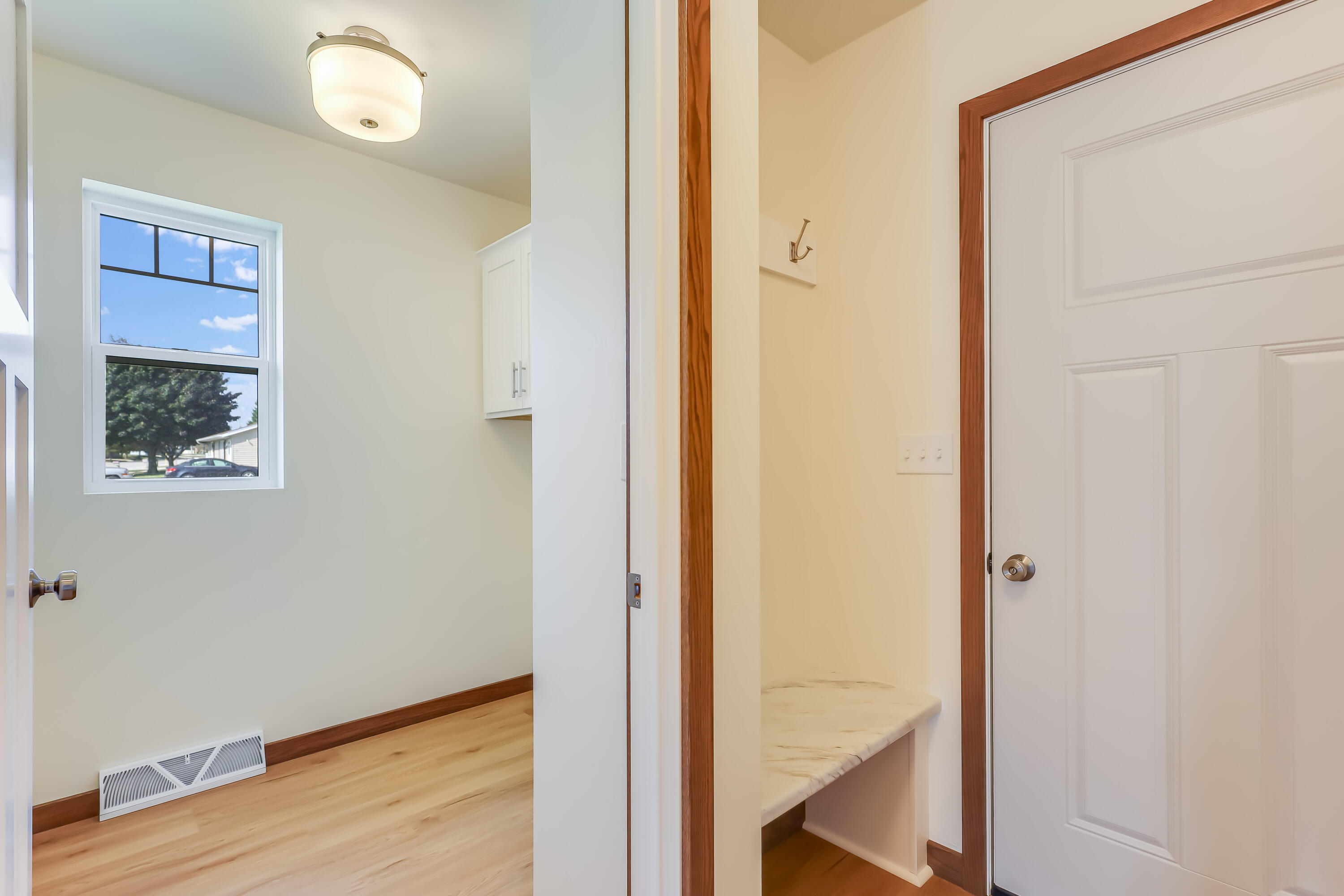 2205 Kellner Street Manitowoc, WI 54220 - Photo 24 of 28 IMG_8255