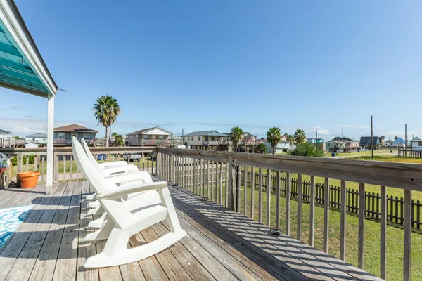 $238,000 | 902 Treaty Drive, Surfside Beach, TX 77541