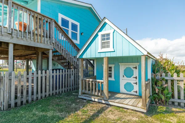 $238,000 | 902 Treaty Drive, Surfside Beach, TX 77541