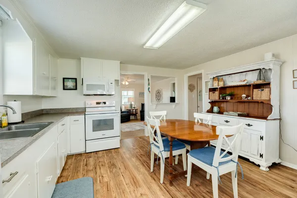 $238,000 | 902 Treaty Drive, Surfside Beach, TX 77541