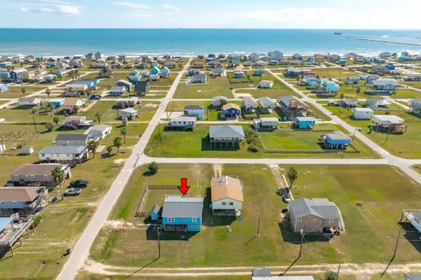 $238,000 | 902 Treaty Drive, Surfside Beach, TX 77541