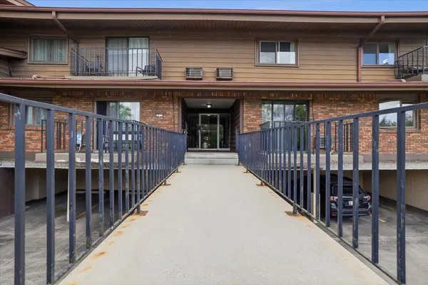 $114,500 | 4075 South 84th Street, Unit 4, Greenfield, WI 53228