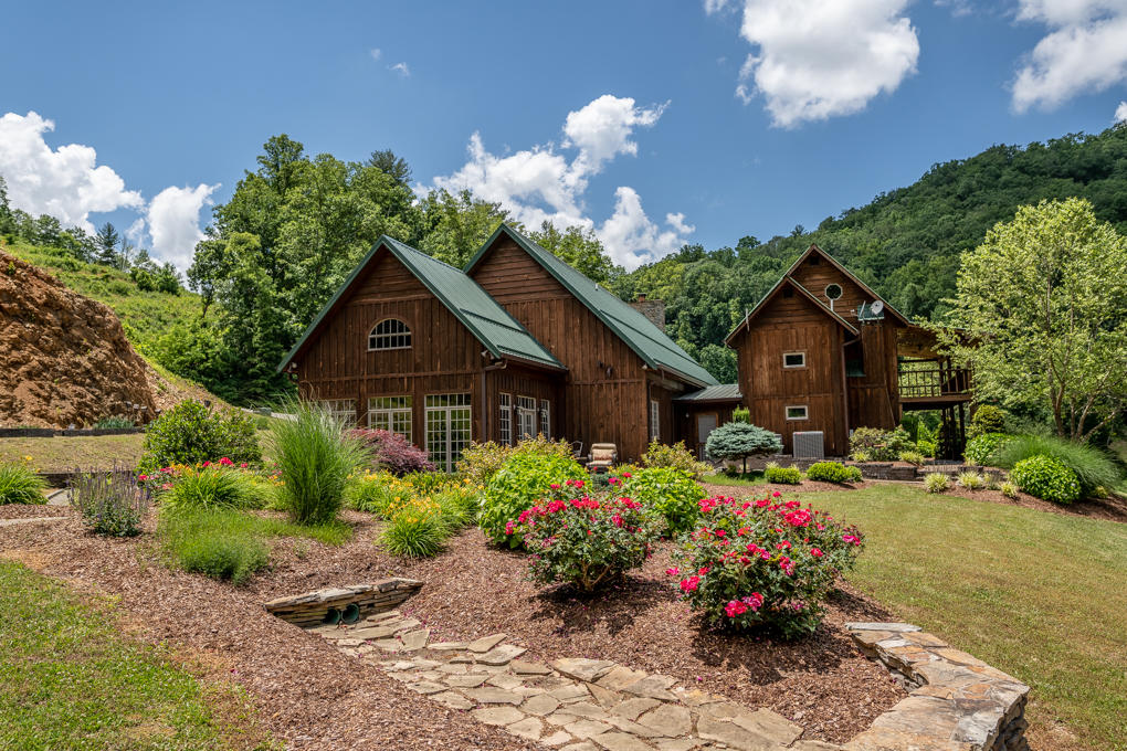 601 Gilbert Road Erwin, TN 37650 - Photo 1 of 62 146
