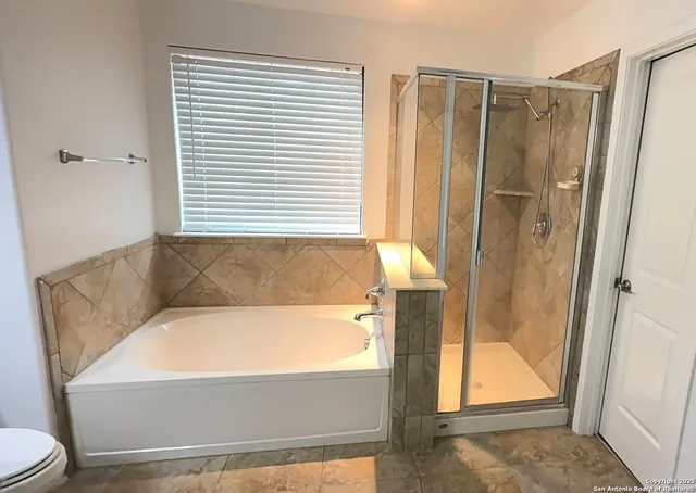 $2,450 | 8106 Royal Field, San Antonio, TX 78257