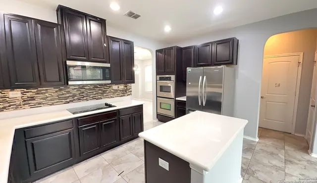 $2,450 | 8106 Royal Field, San Antonio, TX 78257