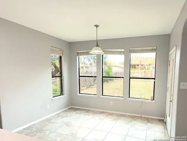 $2,450 | 8106 Royal Field, San Antonio, TX 78257