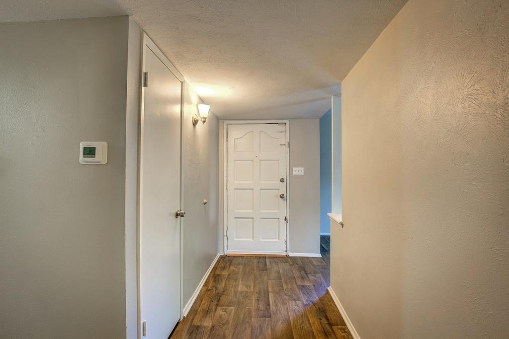 7801 Summerglen Road Fort Worth, TX 76133 - Photo 7 of 40