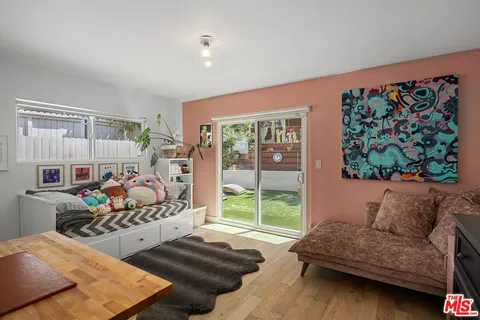 $1,599,000 | 4406 Don Diablo Drive, Los Angeles, CA 90008