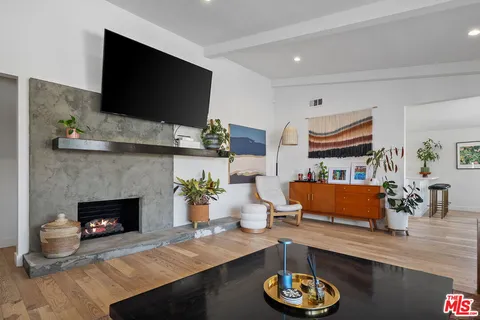 $1,599,000 | 4406 Don Diablo Drive, Los Angeles, CA 90008