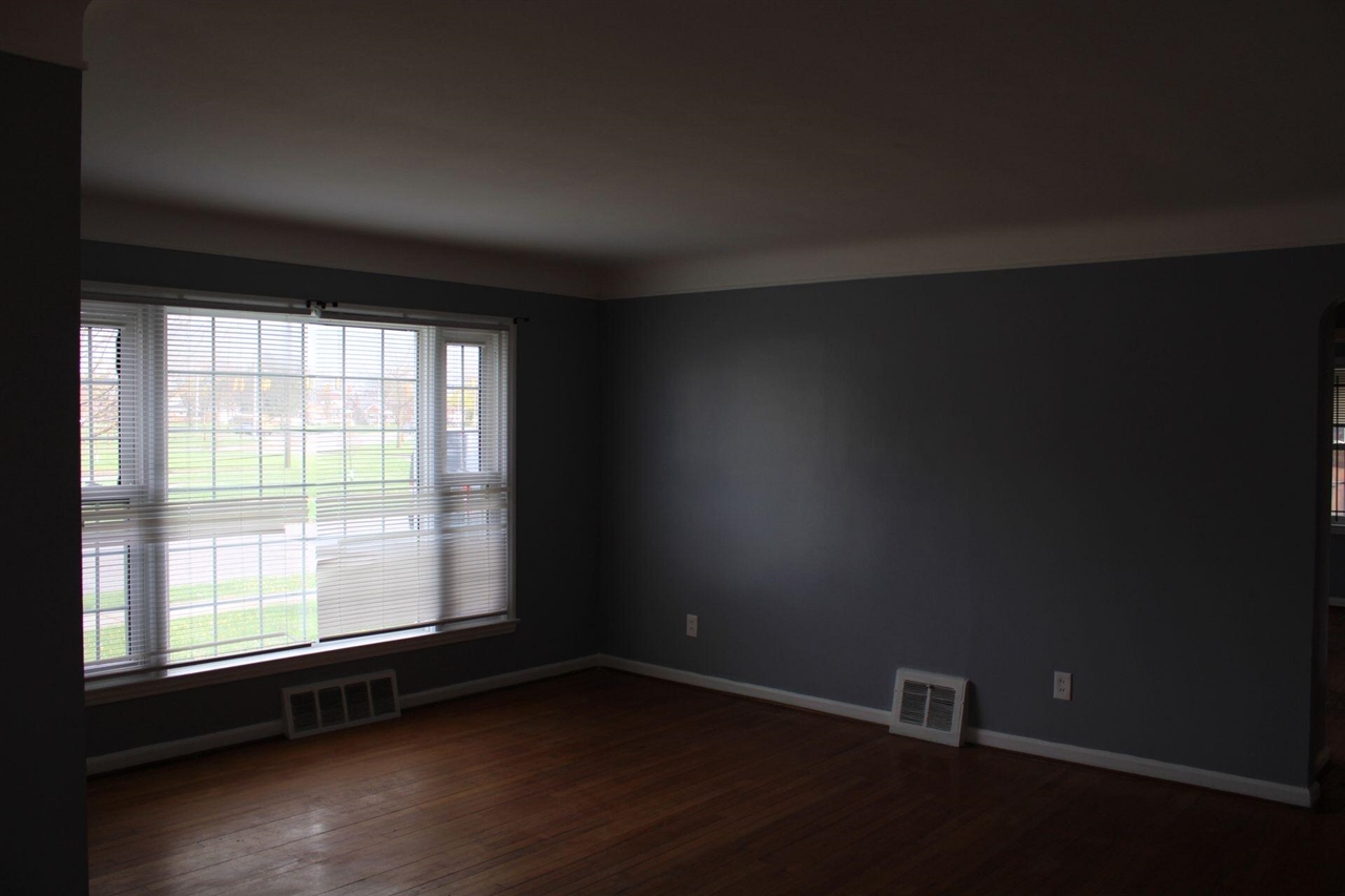 8045 Appoline Street Detroit, MI 48228 - Photo 9 of 39