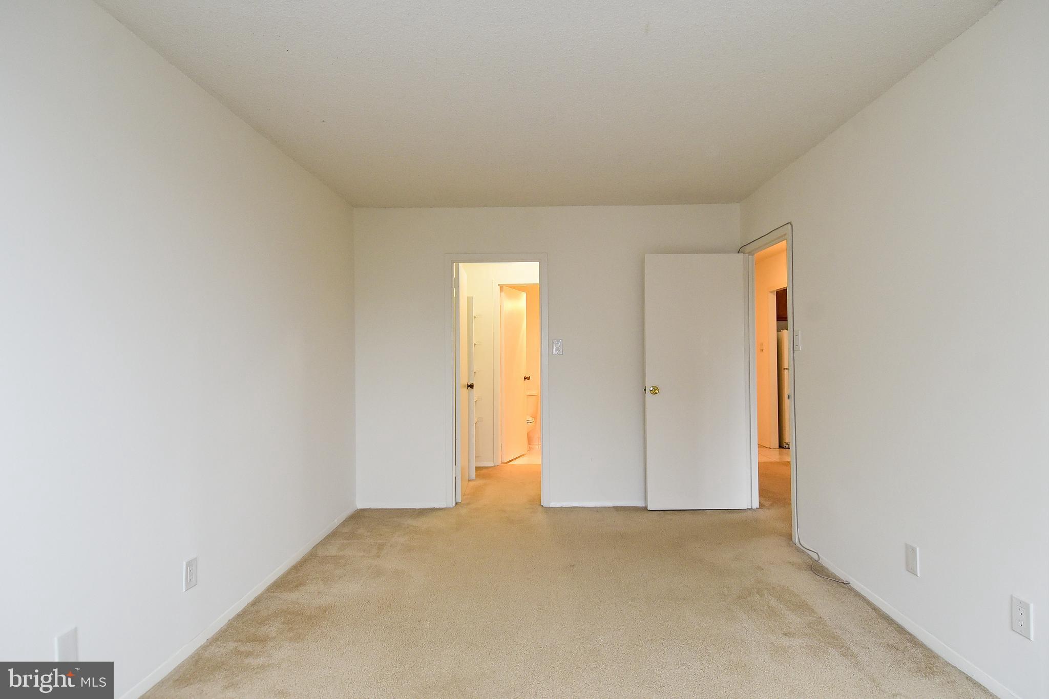 5225 Pooks Hill Road, Unit 1003S Bethesda, MD 20814 - Photo 6 of 30 a view of an empty room