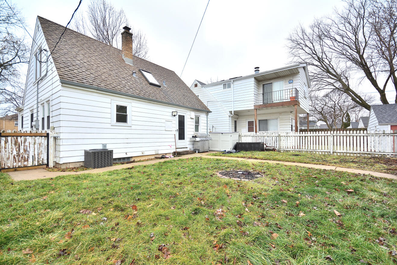 8104 West Center Street Milwaukee, WI 53222 - Photo 29 of 33 DSC_0085_2935