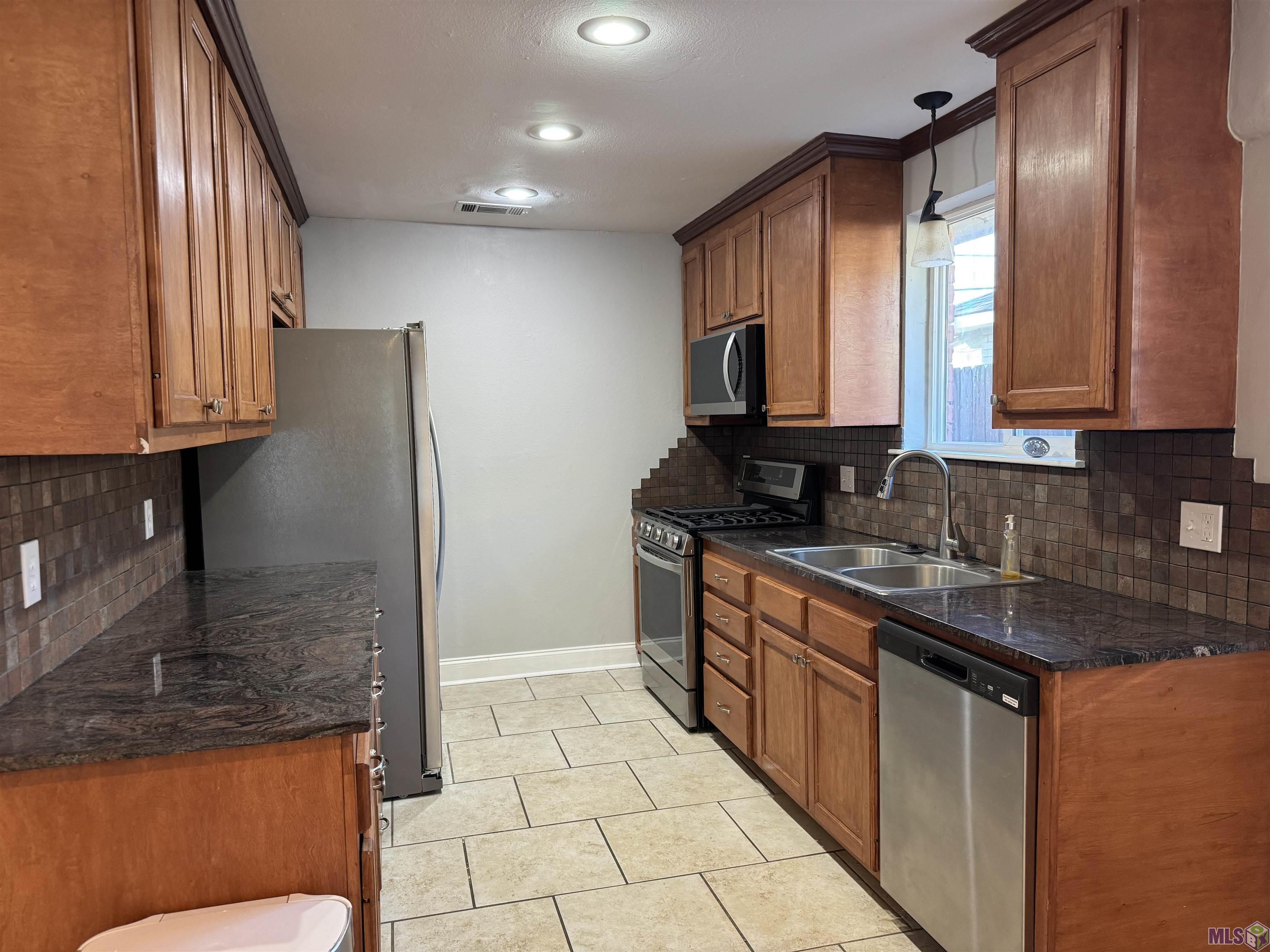 582 Jennifer Jean Drive Baton Rouge, LA 70808 - Photo 5 of 15